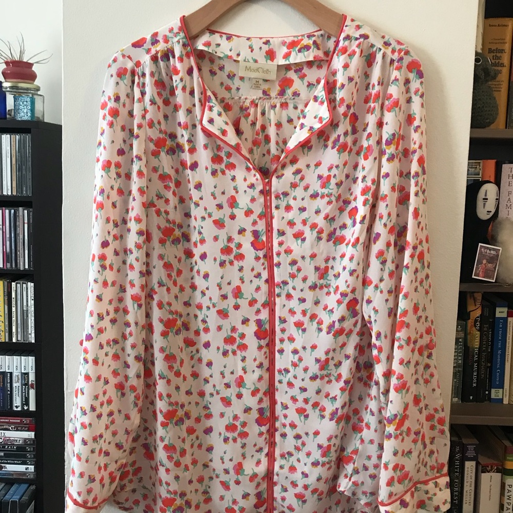 ModCloth cute floral white work blouse 🌸